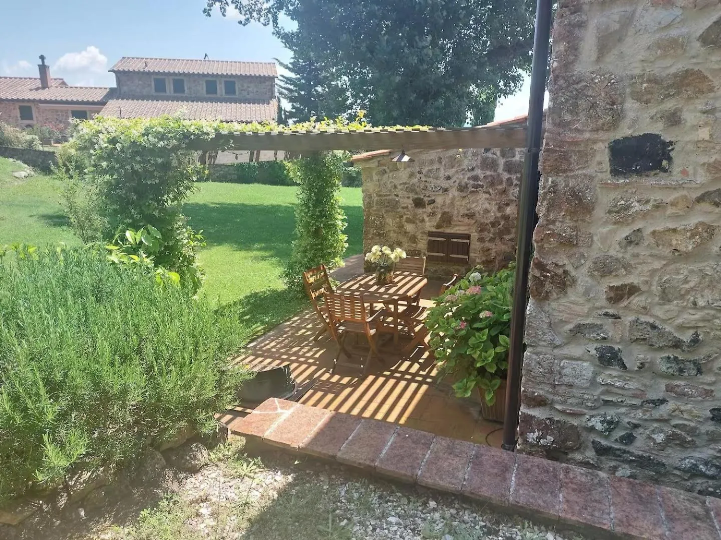 Il Leccione Apartment Chianni Italy